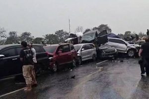 kecelakaan-maut-di-tol-cipularang-28-korban-dirawat-di-rs-abdul-radjak