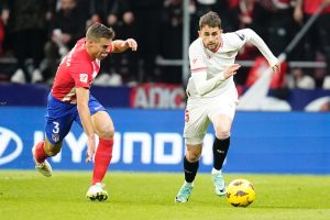 januzaj-bersinar-las-palmas-menang-dramatis-di-tengah-proyek-infrastruktur