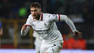 santiago-gimenez-cetak-gol-debut-ac-milan-taklukkan-lazio-2-1-di-serie-a